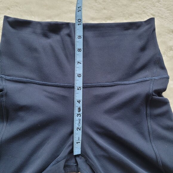 Lululemon Align 8” Shorts with Pockets in True Navy Size 6 - Picture 9 of 11
